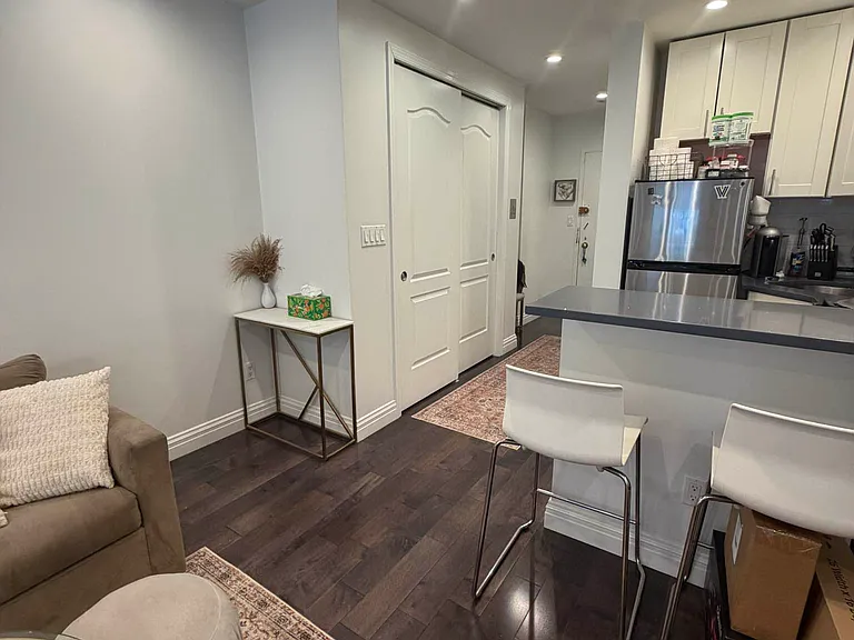 348 E 58th St #2B — Photo 6