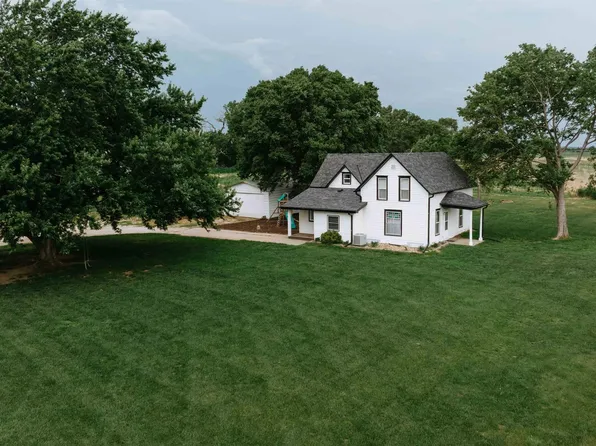 25935 175th St, Columbus, NE 68601