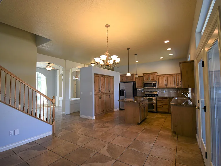 1828 E Serchio Ct — Photo 7