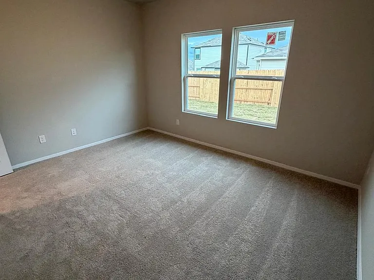 2615 Deren Ln — Photo 17
