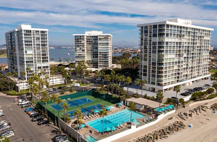 2 bed, 1200 sqft, $9,000 — Photo 4