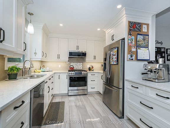 5th image of 621 Parkdale Ave