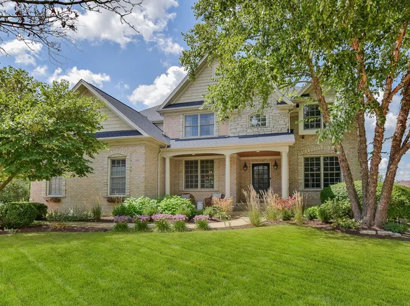 726 Woodbury Ct, Sugar Grove, IL 60554