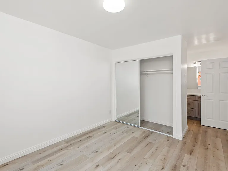 1555 S Saint Andrews Pl — Photo 14