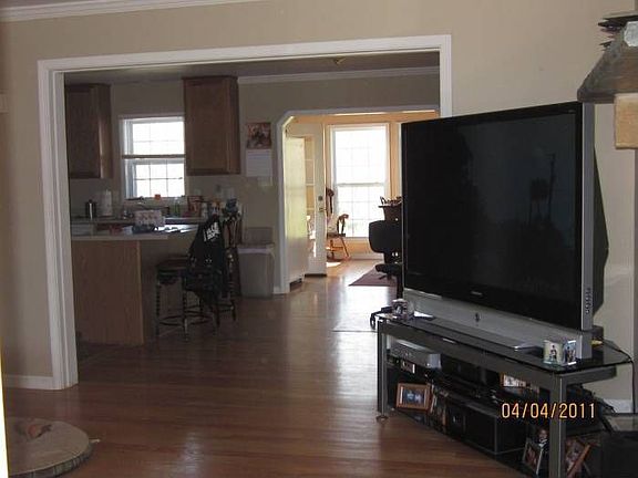 LR/Kitchen/Sunroom View