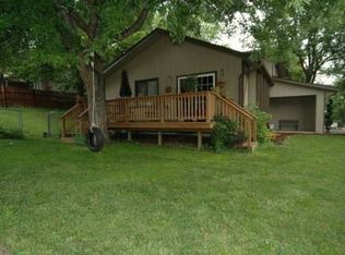 514 Jinings Dr, Bellevue, NE 68005