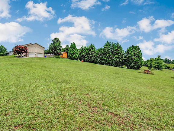 2nd image of 4543 Clifton Ln