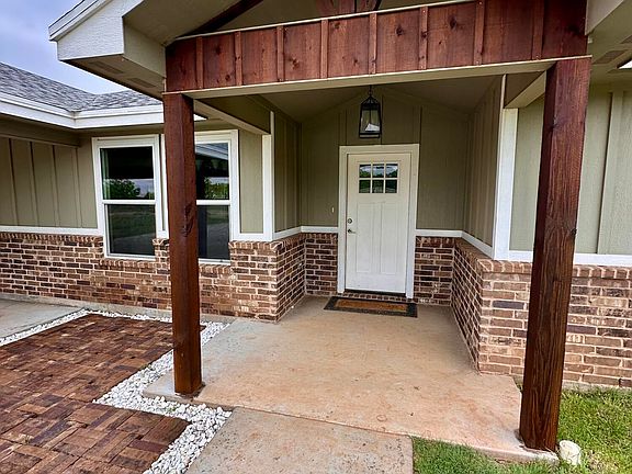 4th image of 105 Driftwood St