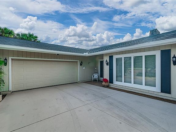 4th image of 10 Coventry Dr