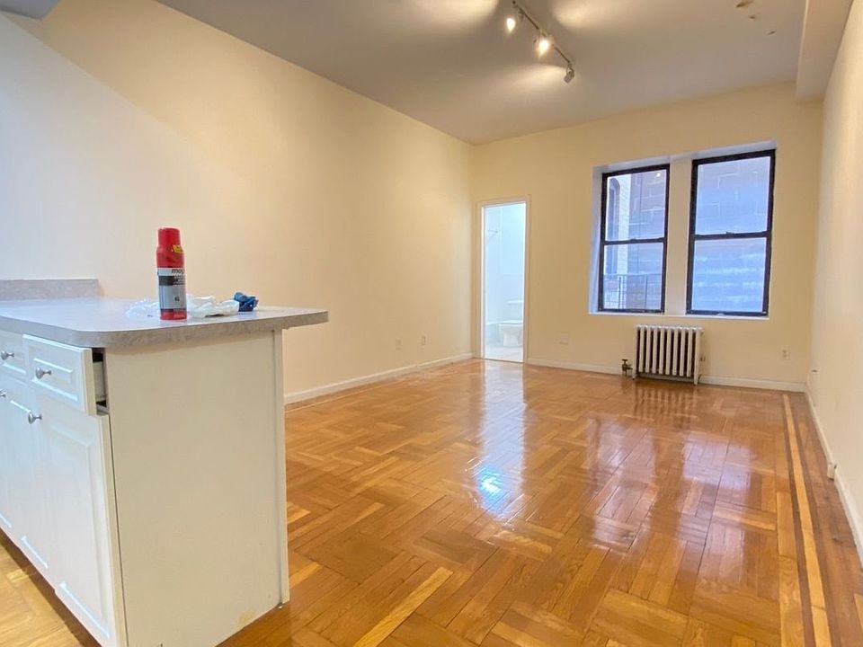1st image of 6015 Woodside Ave APT 1J