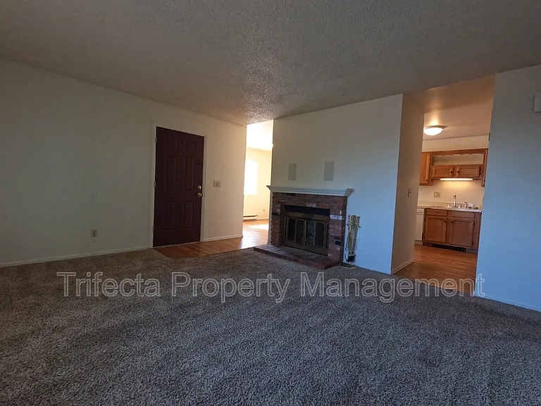 1644 E Pitkin St #D — Photo 3