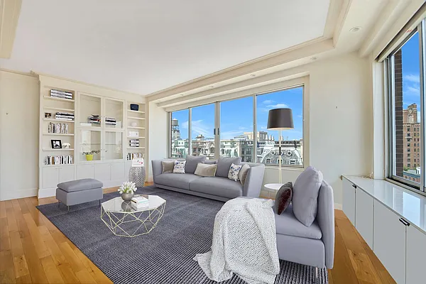 Rented by Compass | media 25