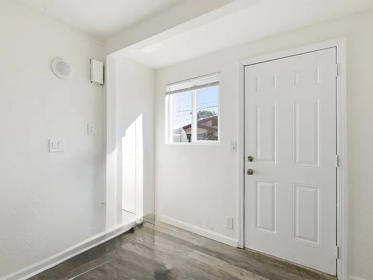 350 E. 60th Street — Photo 11