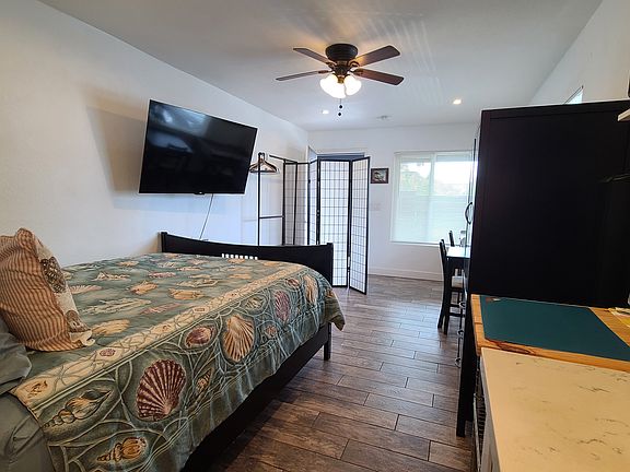 5th image of 2026 Montgomery Ave #5