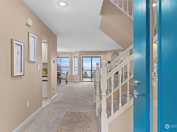 5th image of 105 Chinook Lane #E
