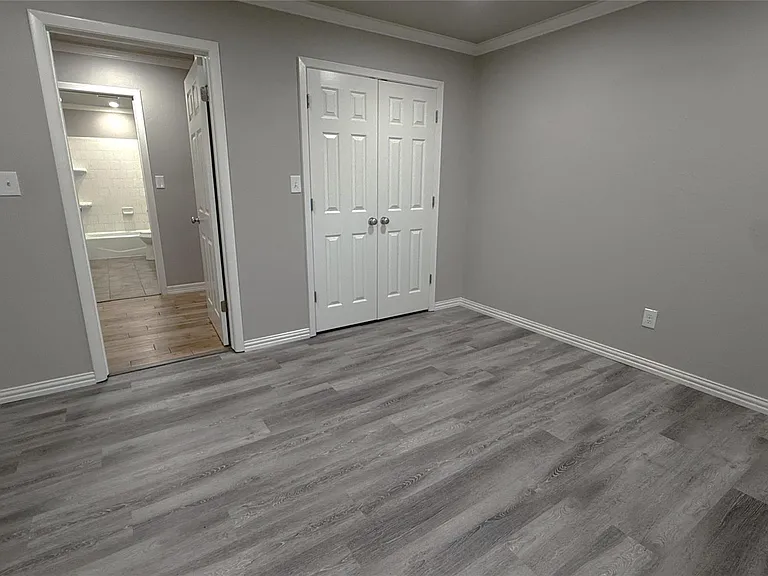 10150 FM 619 — Photo 22