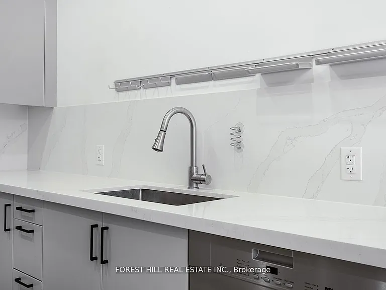 18 Greenbriar Rd #3 — Photo 13