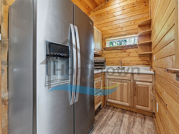 3rd image of 1550 Lignite Rd #1