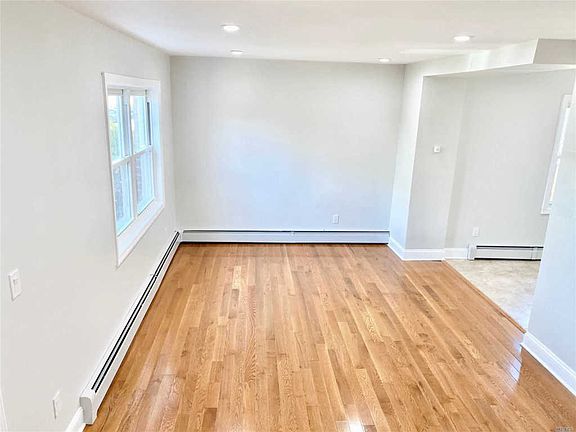 5th image of 38 Queens Ave #38
