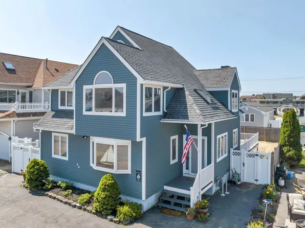 68 Pembroke Street, Seabrook, NH 03874