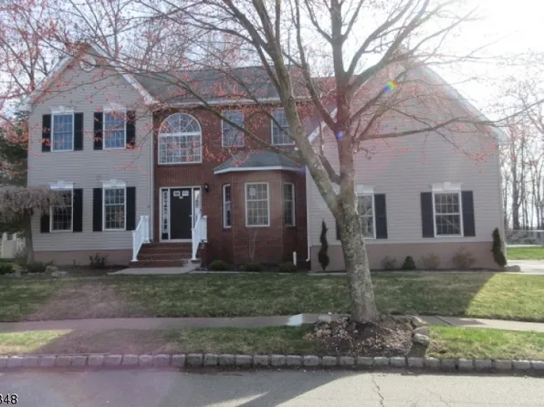 58 Fox Chase Ln, Roxbury Twp., NJ 07852