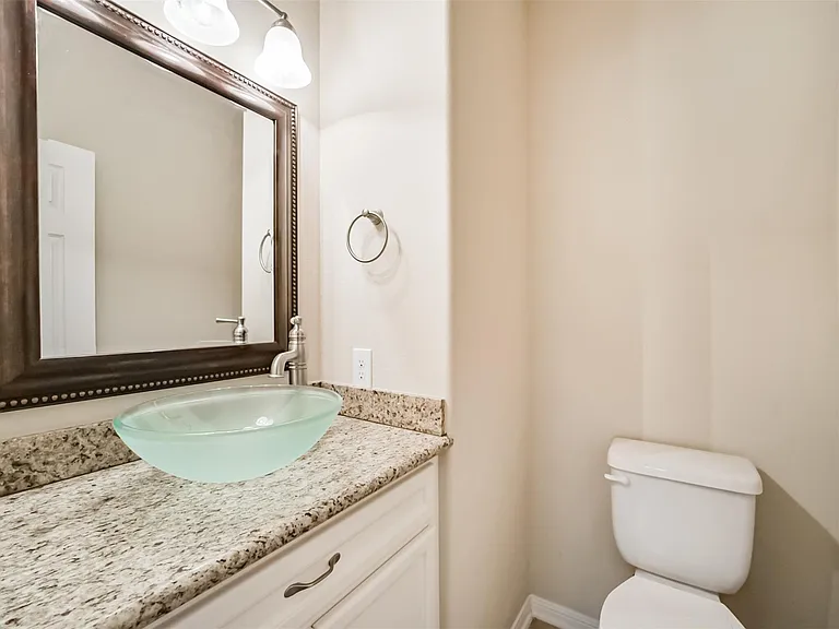 5305 Avenue J — Photo 18
