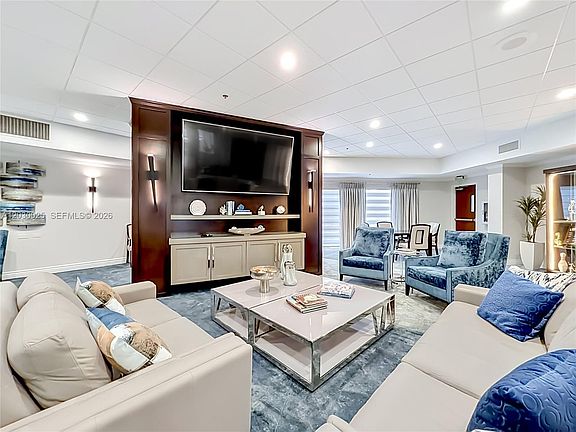3rd image of 5591 Royal Lake Cir