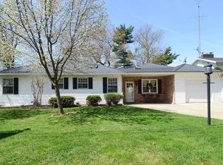 501 Breezy Point Dr, Pardeeville, WI 53954