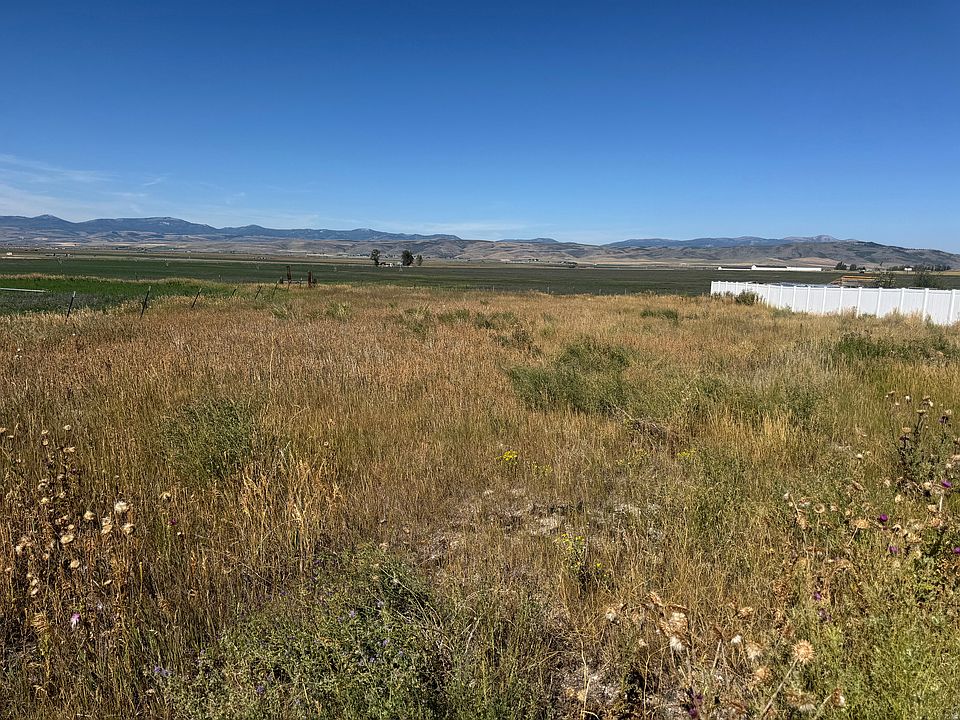 1st image of 1205 Moose Loop