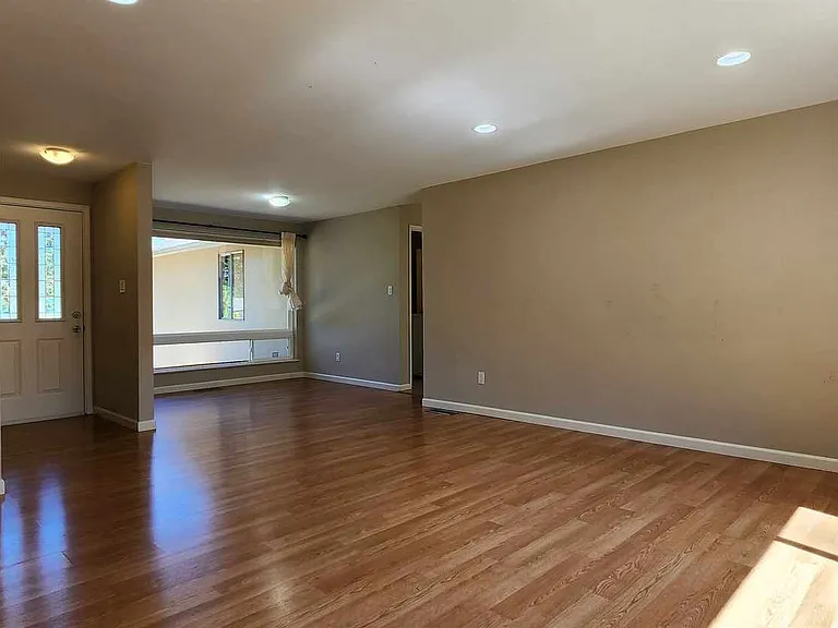 16811 NE 32nd St — Photo 8