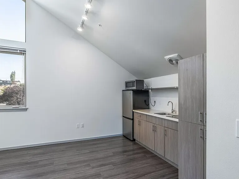 4122 36th Ave SW — Photo 20