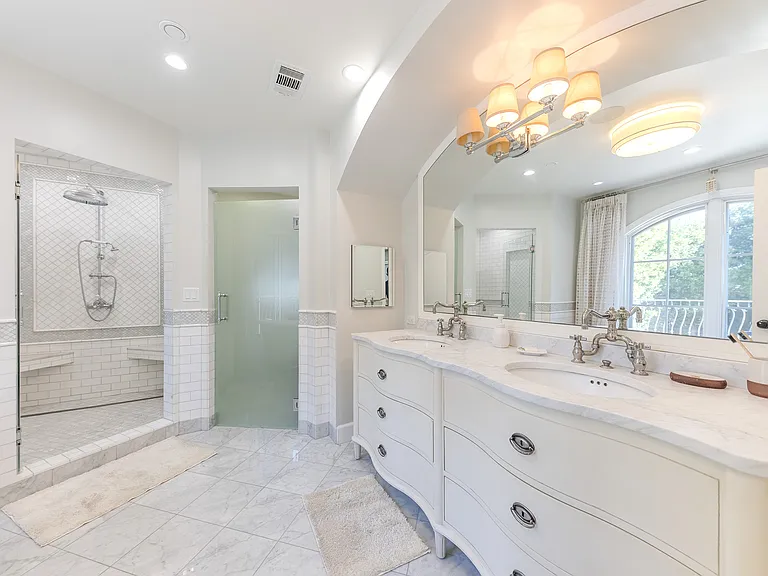 325 W Bellevue Dr — Photo 49