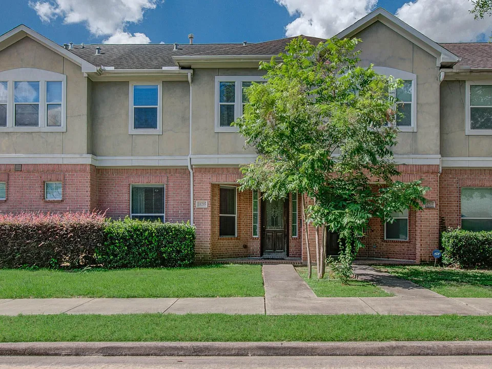 10205 Brooktree Dr
