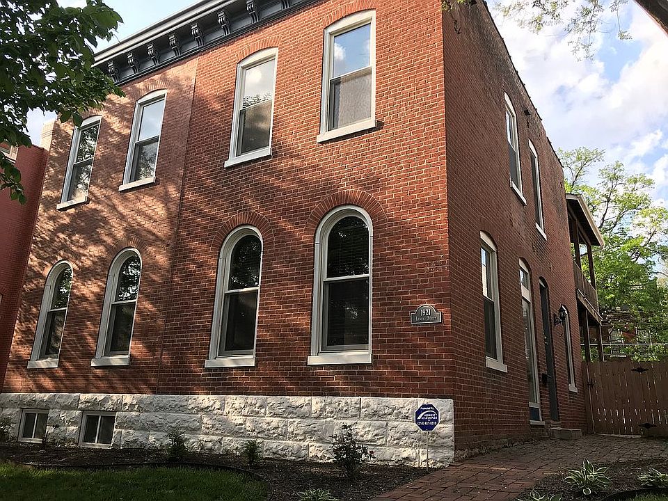1st image of 1921 Lynch St