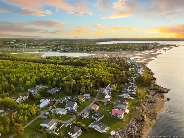 18 Jimarie Ln, Beaubassin East, NB E4P 6M2