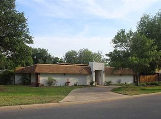 511 Surrey Rd, Laredo, TX 78041