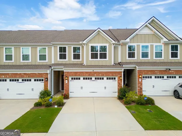 21 Red Ln, Hoschton, GA 30548