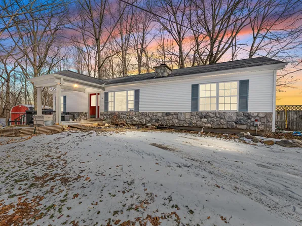 519 Crest Ln, Jonesville, MI 49250