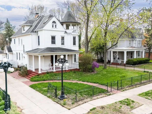 910 Washington St, Pekin, IL 61554