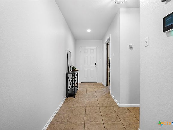 4th image of 306 E Vega Ln