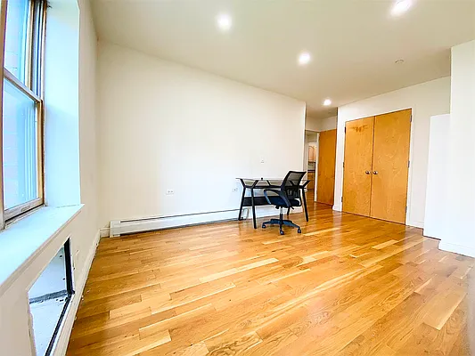 Rented by Bond New York | media 26