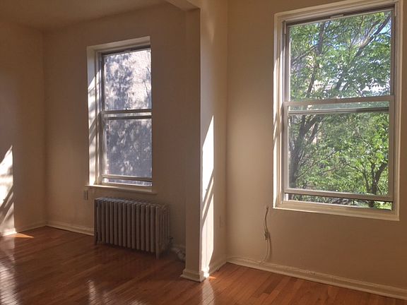 4th image of 142 W 130th St APT 2