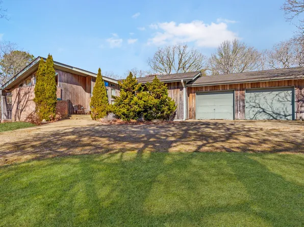 21 Llewellyn Way, Edgartown, MA 02539