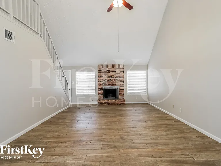 20239 Misty Pines Dr — Photo 4