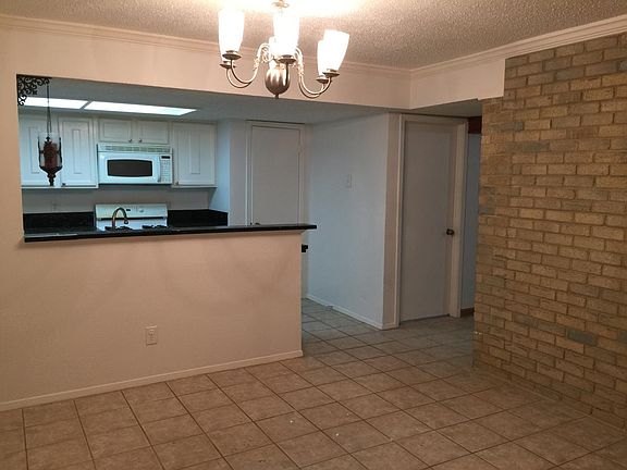 4th image of 1205 Brush Creek Dr