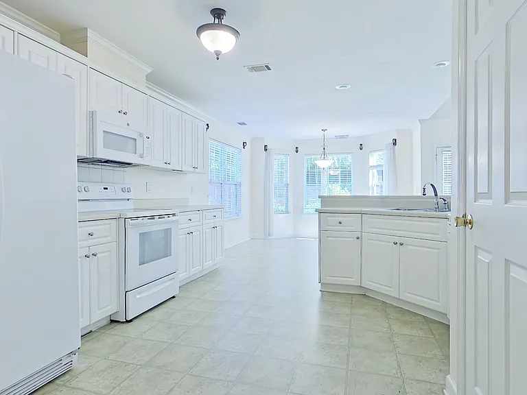 615 Ventana Dr — Photo 5