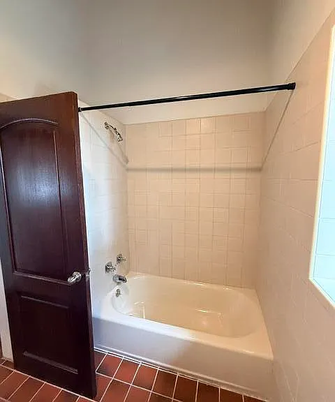 8-UNIT-2 Hope Est — Photo 23
