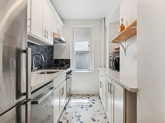 2nd image of 110 E 87th St APT 8E