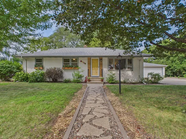 1731 Galtier St, Roseville, MN 55113