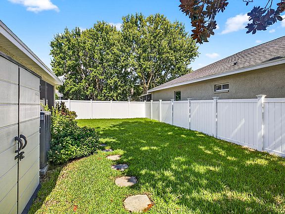 4th image of 5025 Torrey Hills Ln